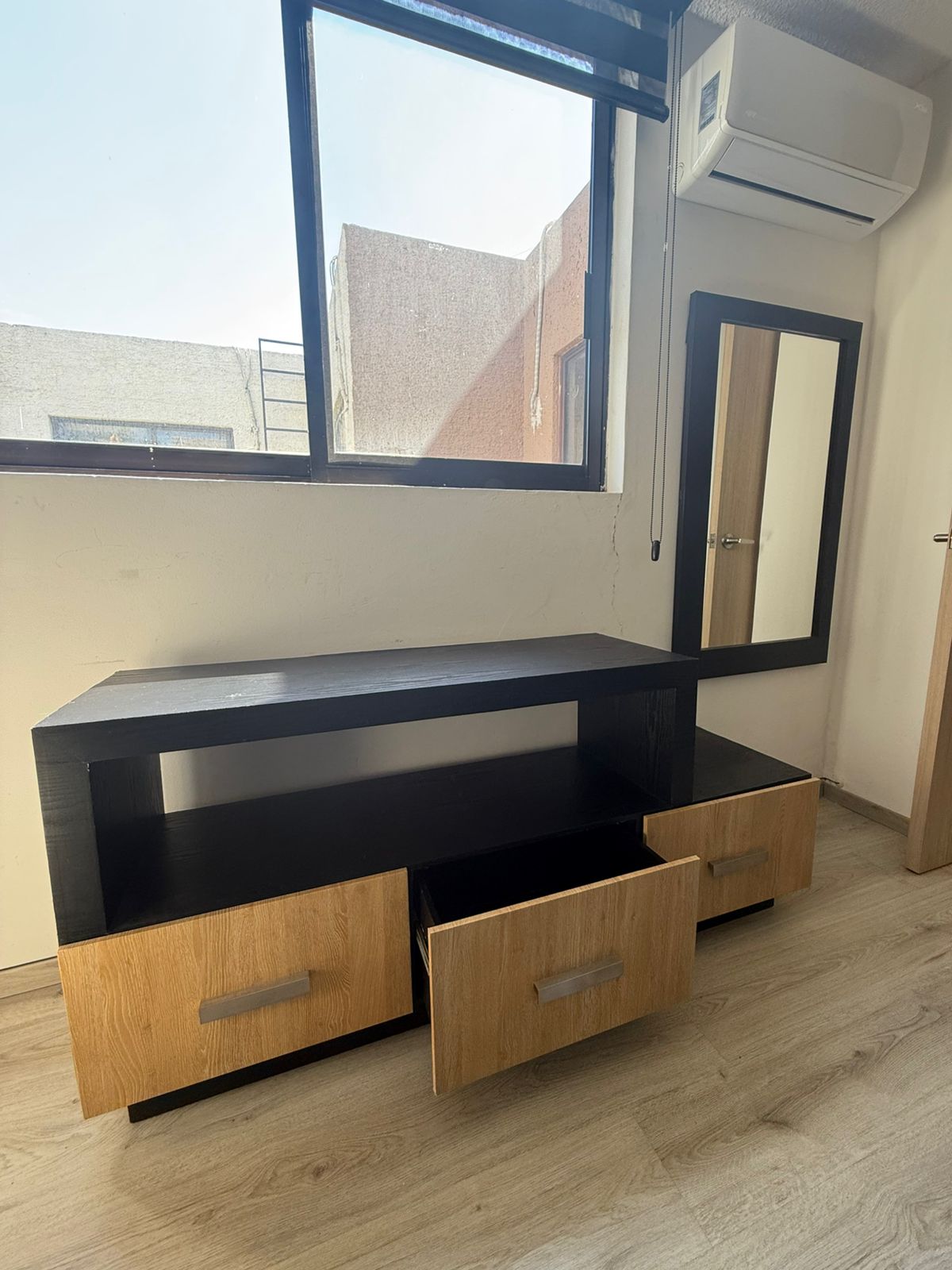 Juego Completo de Muebles para Recámara (5 Pzas) - Negro/Madera y chocolate - Image 2