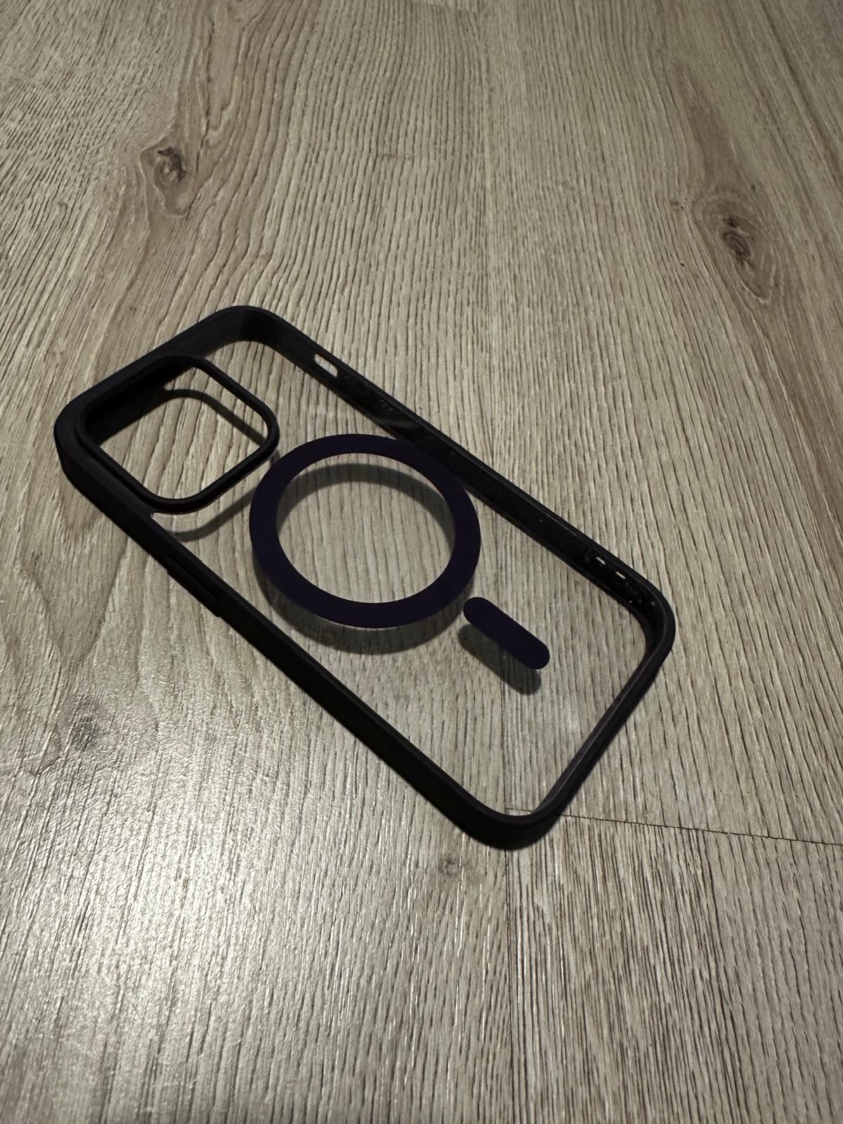 Funda Magnética MagSafe Transparente con Borde Negro - iPhone 14 Pro