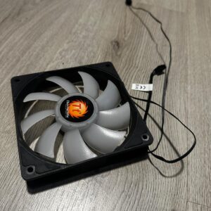 Ventilador Thermaltake para Gabinete PC - 120mm c/Aspas LED/RGB - Usado