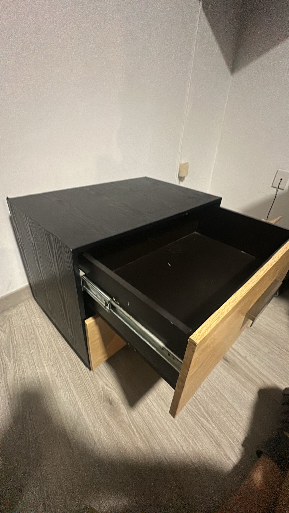 Juego Completo de Muebles para Recámara (5 Pzas) - Negro/Madera y chocolate - Image 4